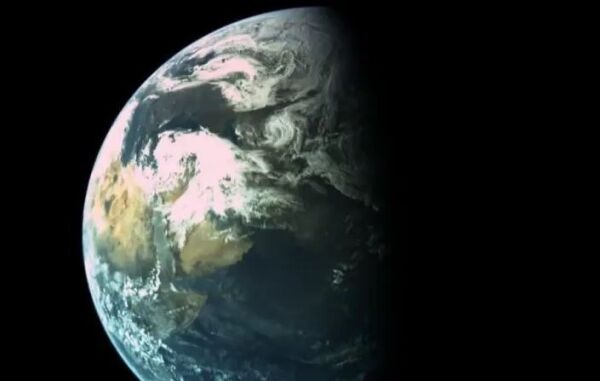 Den israelske satellitten Amos-17 sendt ut i verdensrommet