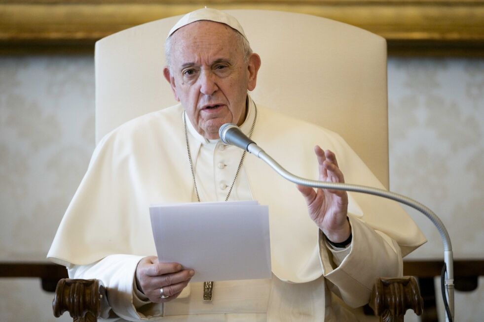 BØNN: Pave Frans ber kristne over hele verden om å be til Gud samtidig onsdag 25. mars klokken 12.
 Foto: NTB Scanpix