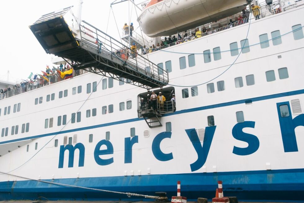 Hospitalskipet Africa Mercy ankommer Guinea.
 Foto: Mercy Ships